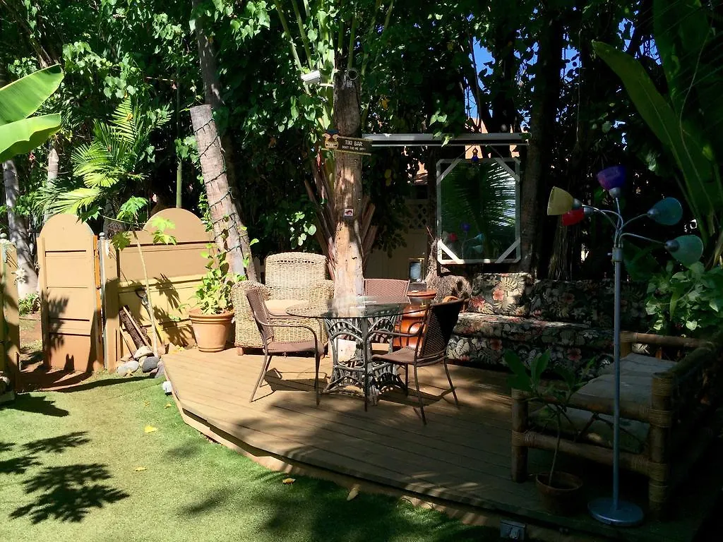 Tiki Beach Hostel-At The Beach In Lahaina