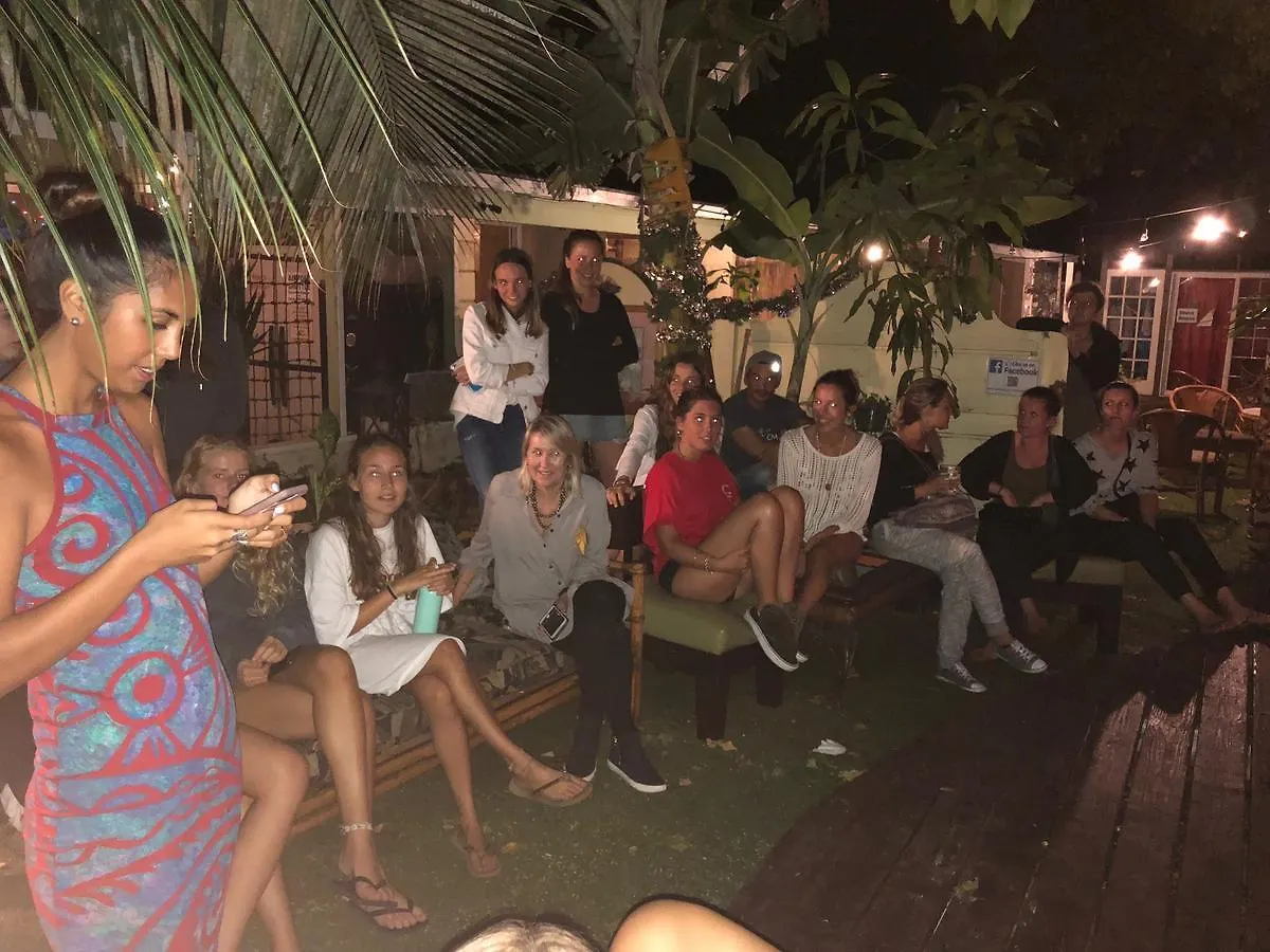 Tiki Beach Hostel-At The Beach In Lahaina 0*,  United States